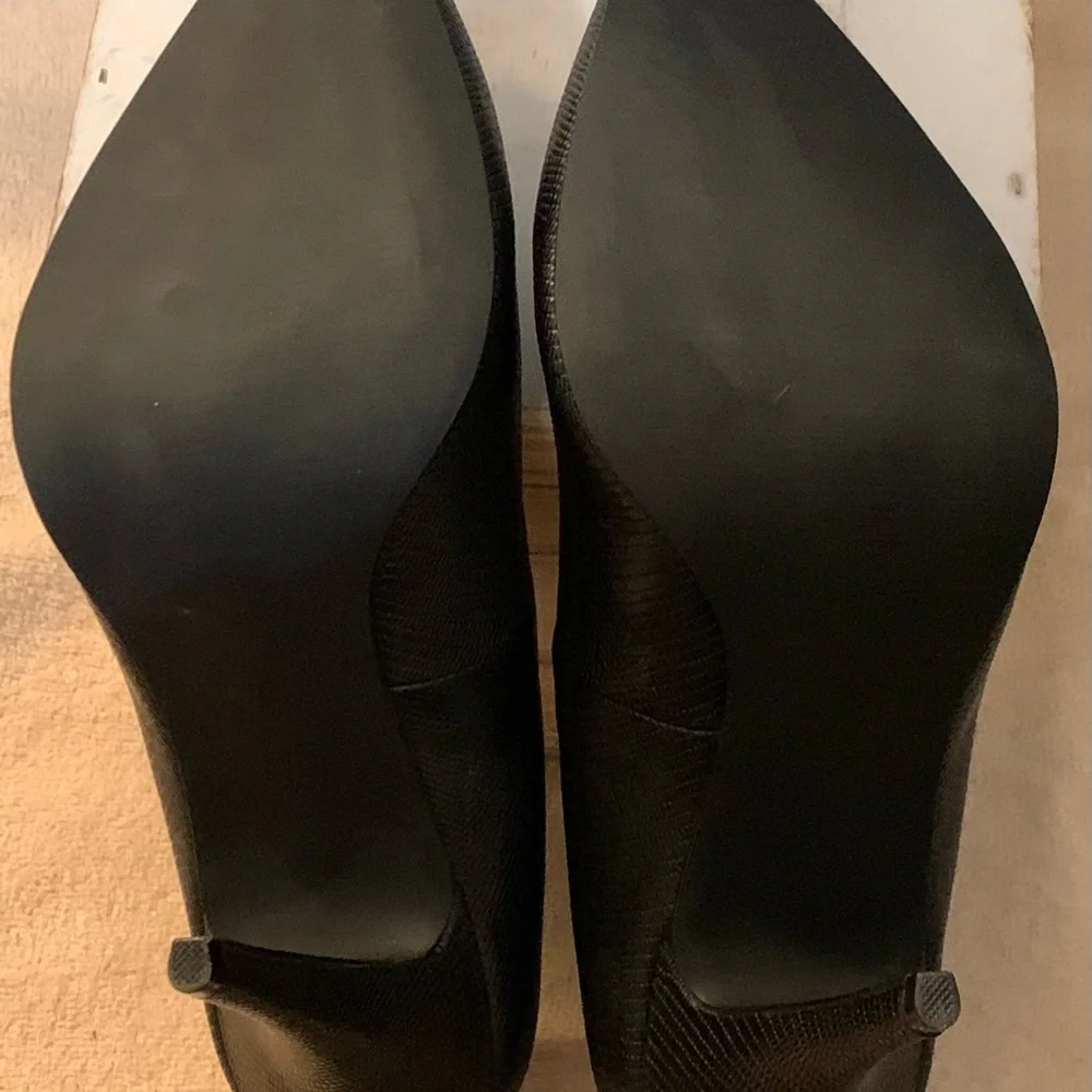 Apt. 9 Black Textured Pointed-Toe Pumps